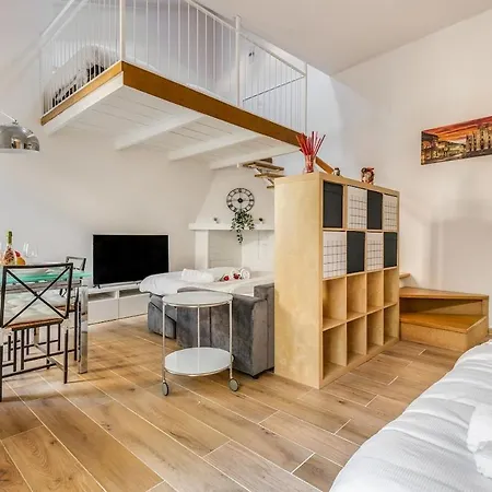 Sant Ambrogio-centre Of The Town-castle 1min-duomo4 Min Milan