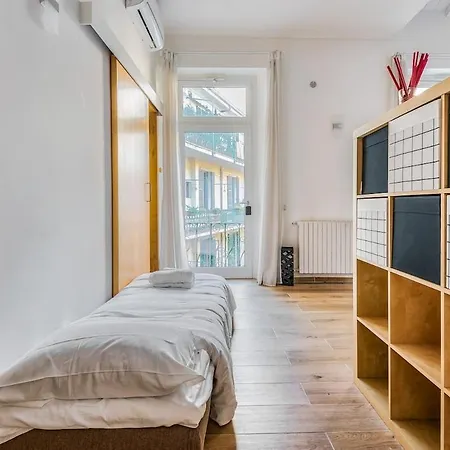 Apartment Sant Ambrogio-centre Of The Town-castle 1min-duomo4 Min *